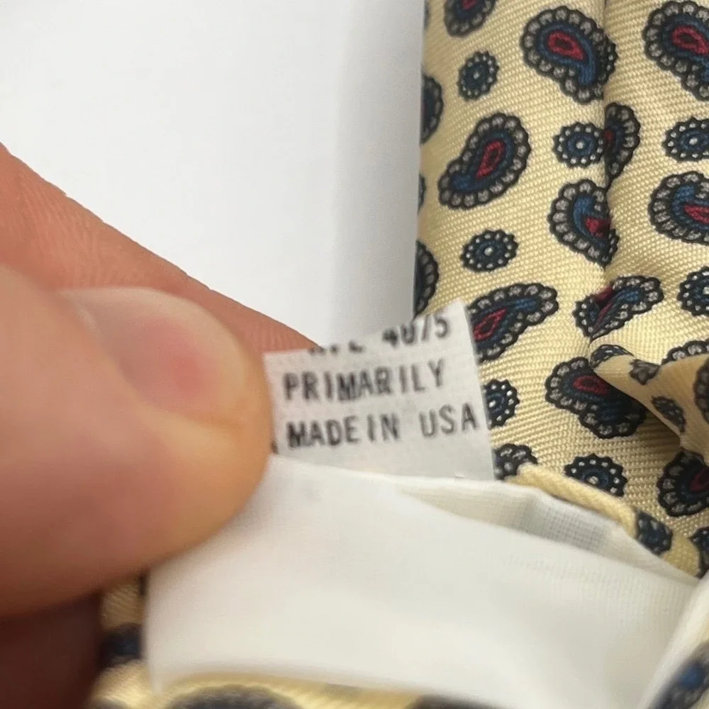 Oscar de la‎ Renta Silk Tie Cream Paisley Pattern Men's Neckwear Vintage